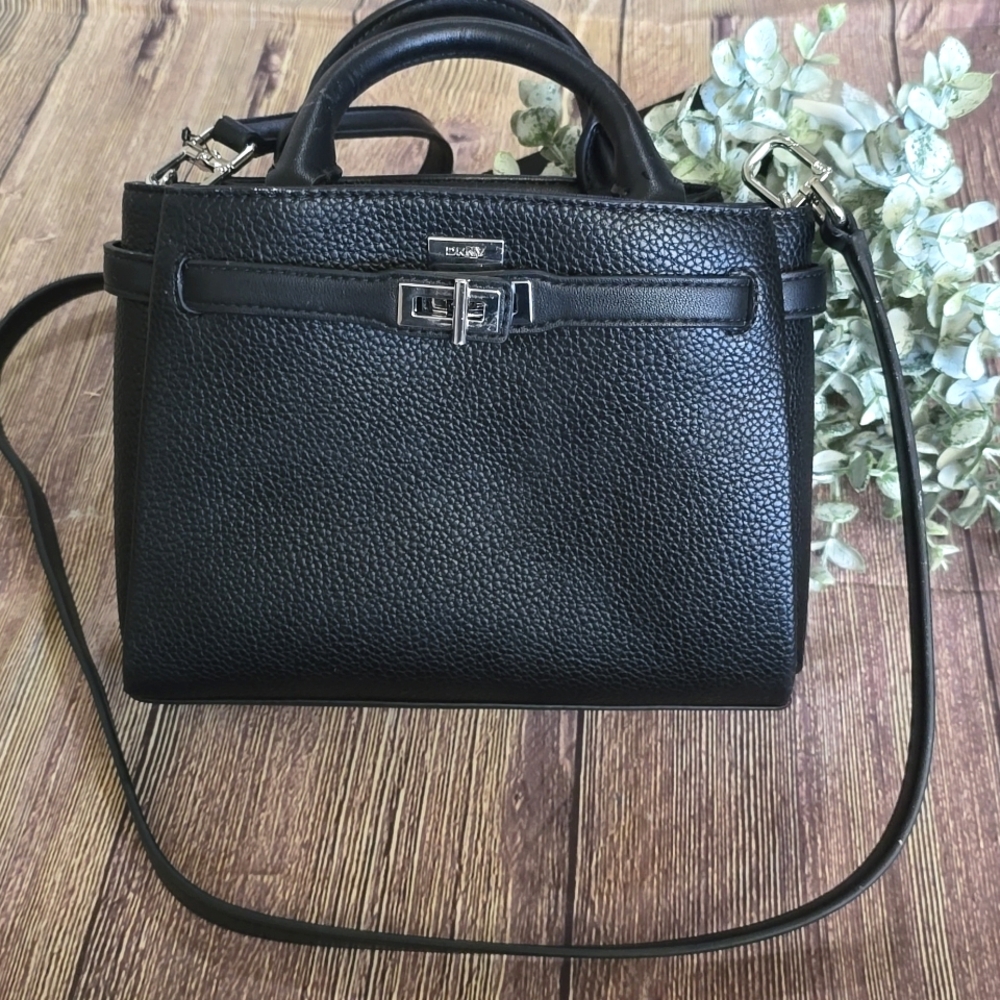 🌸DKNY SMALL BLACK ONYA CROSSBODY SATCHEL